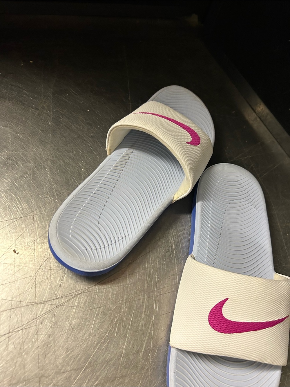 Nike Slides Size 8 Women - Picture 5 of 10
